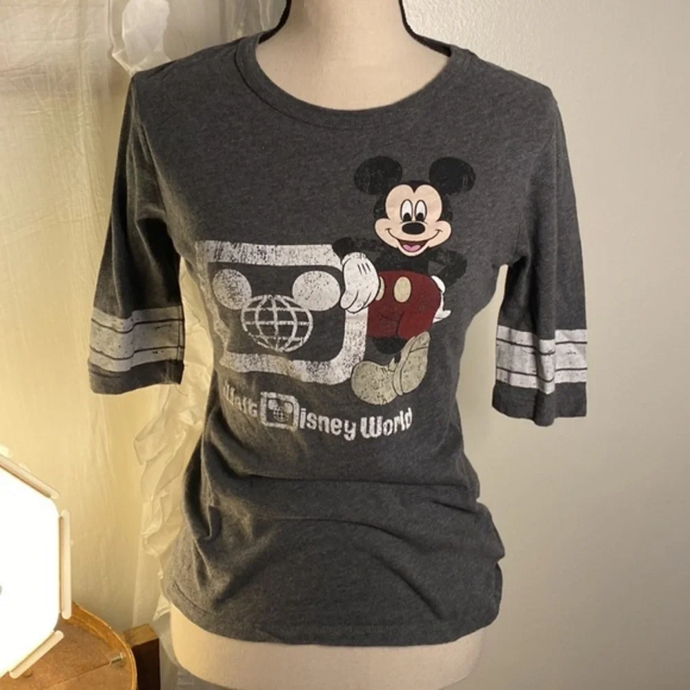 Disney World Parks Gray Short Sleeve Mickey Mouse T-Shirt Size Small‎ - Picture 2 of 6